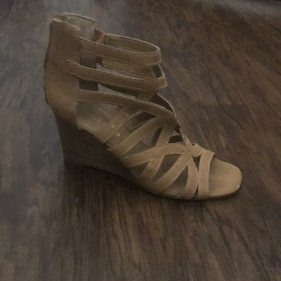 Strappy wedges - Picture 2 of 3